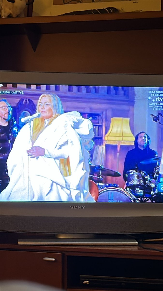 Solo le faltaba decir que “Yo creo en Franco” para volver con esto, mejor no vuelvas . #laorejadevangogh 
#LaCasaDeLaMúsicaRTVE