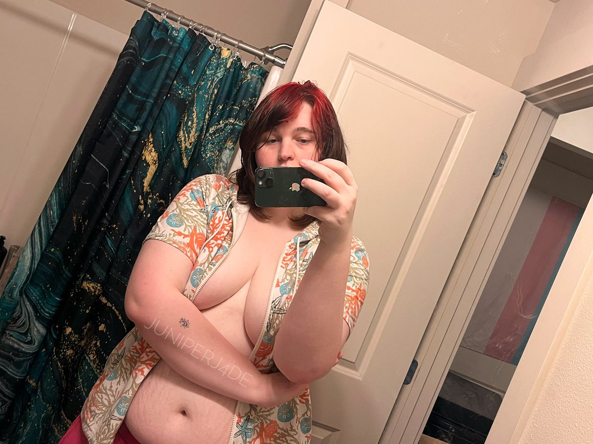 juniperJ4de's tweet photo. Happy New Year’s Eve…wanna show me some fireworks?😉 
#trans #transporn #chubby #bbw #tgirl https://t.co/iebqiejWGO