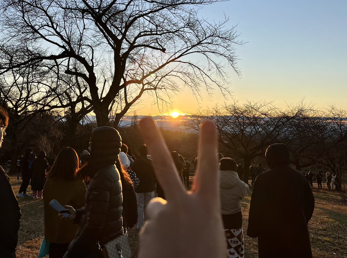 kotatu238's tweet photo. 2026年☀️
がんばっていきましょー！
#初日の出 https://t.co/Cxfr1DkdzI