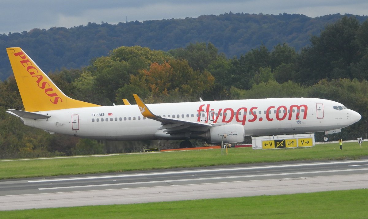DAviation17's tweet photo. Heres a shot of @flymepegasus Flight PC1182 Boeing 737/8 (TC-AIS) seen here about to Depart (MAN) 🇬🇧 to (SAW) 🇹🇷 on 07/10/25. #pegasusairlines #PC1182 #Boeing #Boeing737 #B737 #TCAIS #Aviation #Avgeeks #avgeek #planespotting #Manchester #Manchesterairport https://t.co/uELPECB10L