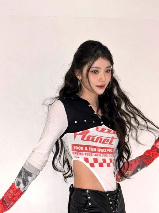 ╭ 💾 • 31.12.25 ╮ #XIAOTING (@.whosxiaoting) a posté sur IG