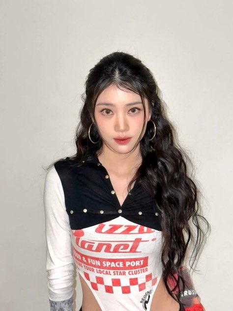 kep1er バヒエ　アユクデ ╭ 💾 • 31.12.25 ╮ #XIAOTING (@.whosxiaoting) a posté sur IG