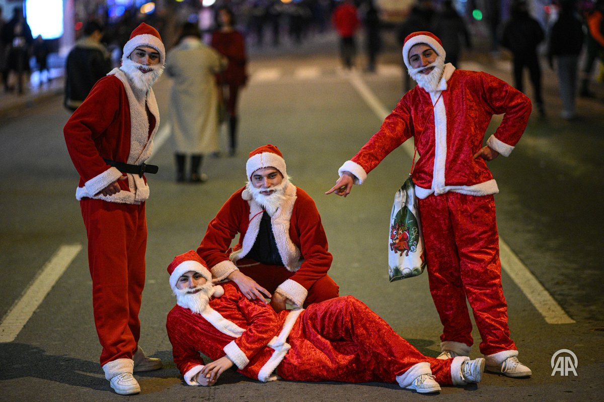 Başkent'ten yılbaşı kutlamaları
📸 <a href="/mustihatipoglu/">Mustafa HATİPOĞLU</a>, <a href="/Akin_Celiktas/">Akın Çeliktaş</a>, <a href="/anadoluimages/">Anadolu Images</a>