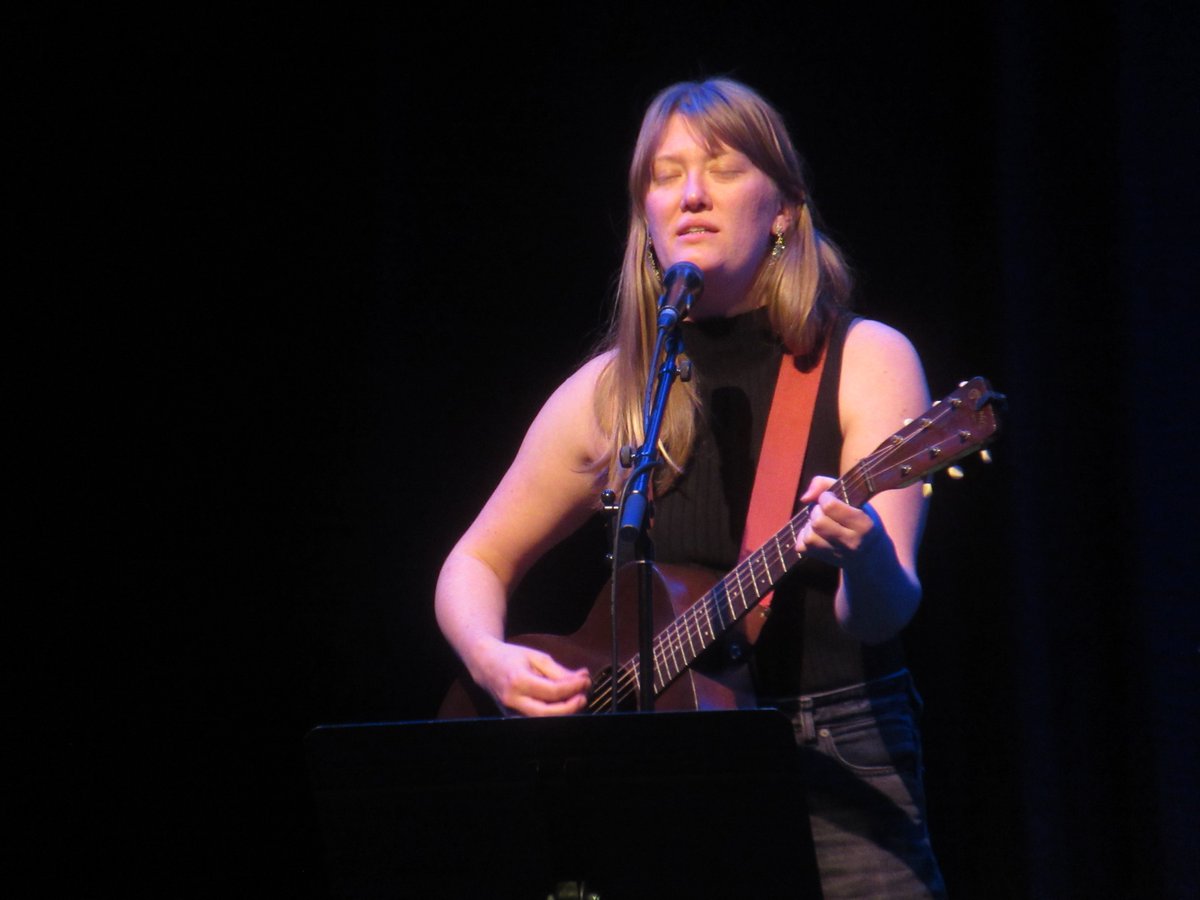 QOTDCT's tweet image. #RecentlyInCT / #RecentConcertsInCT:
@TonyTrischka and band @ComeToTheKate, #OldSaybrook, 12/2/2025
[First half, with @EleanorBuckland (3)]