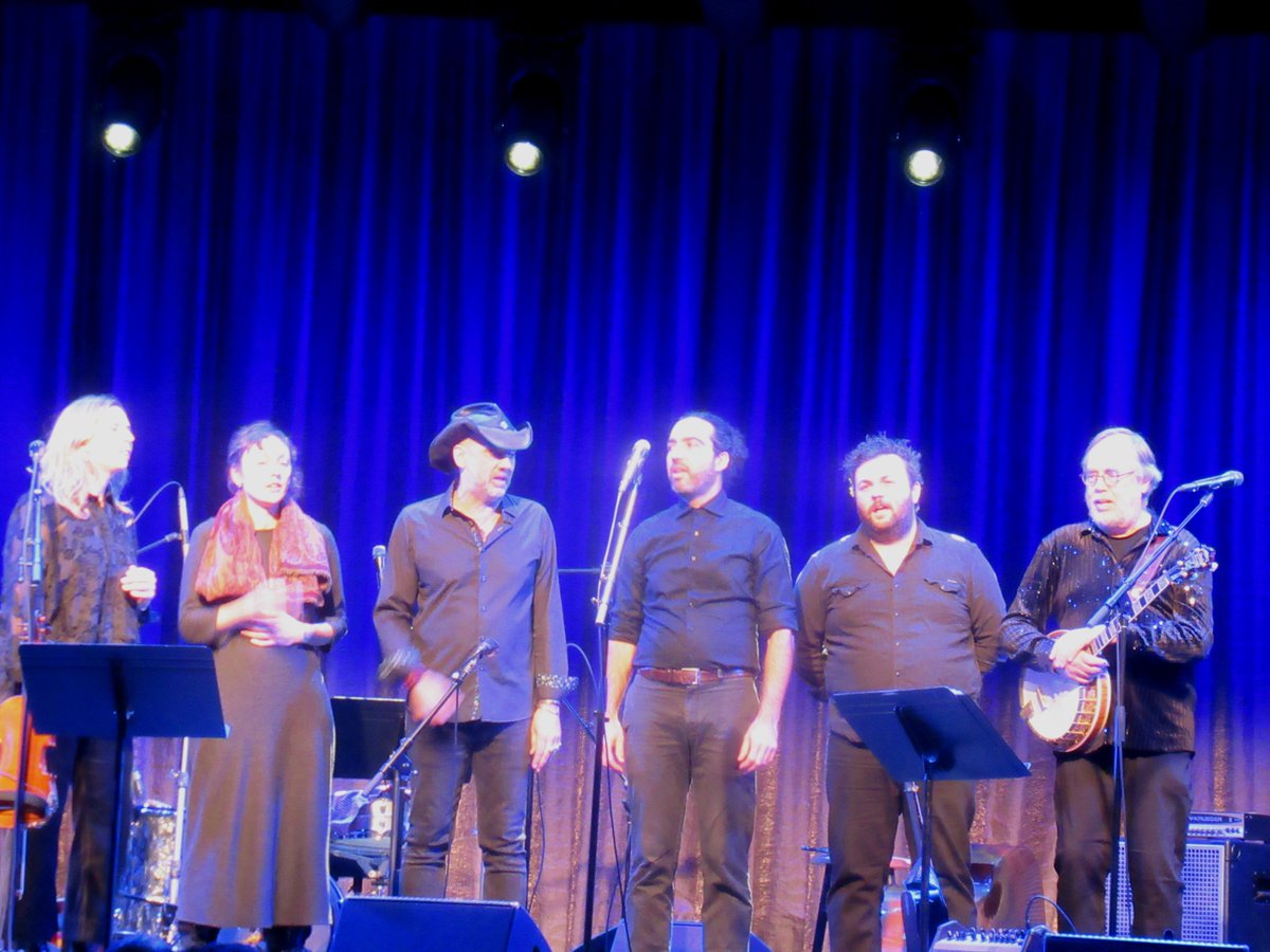 QOTDCT's tweet image. #RecentlyInCT / #RecentConcertsInCT:
@TonyTrischka and band @ComeToTheKate, #OldSaybrook, 12/2/2025
[First half, with @EleanorBuckland (3)]