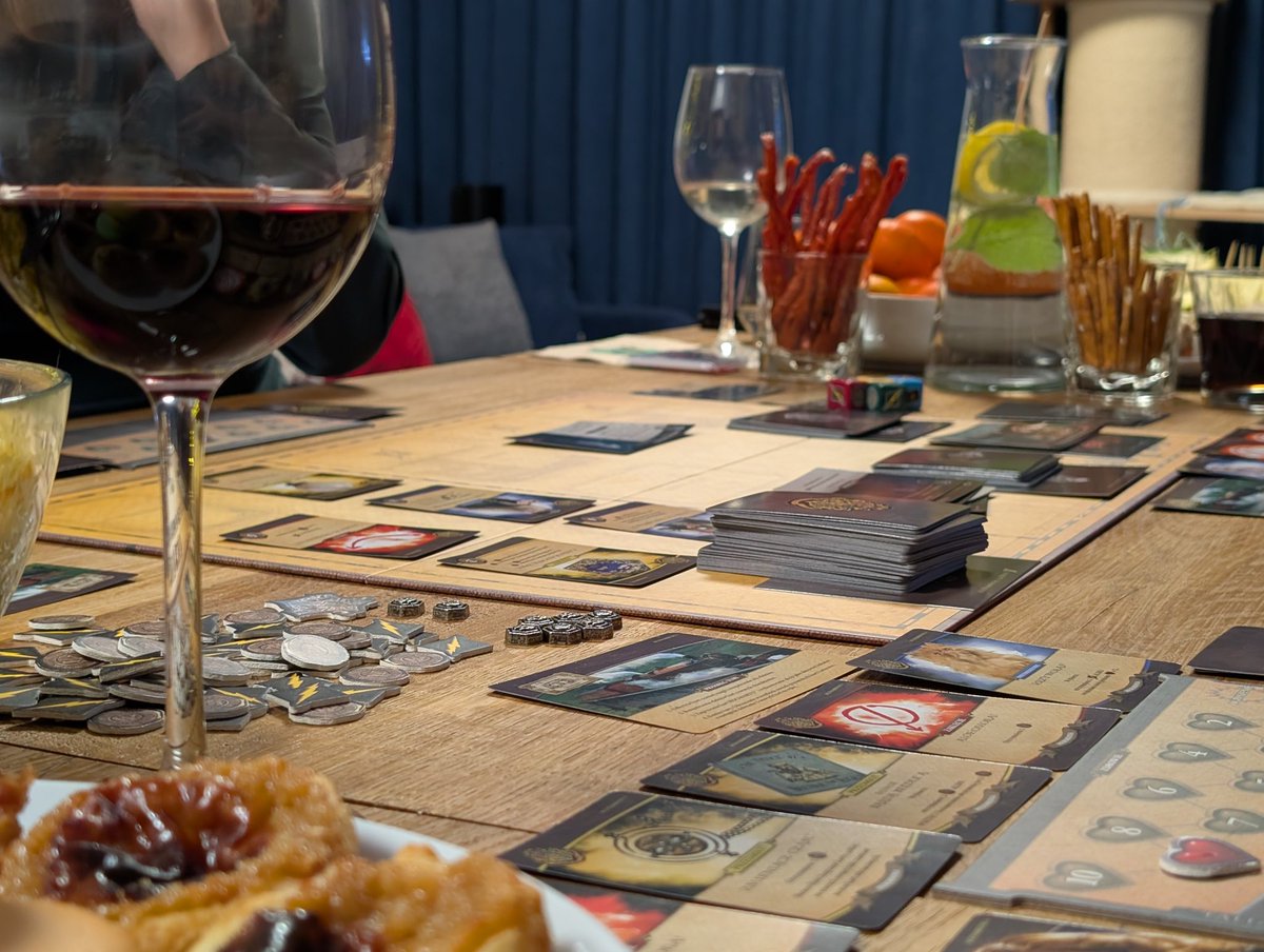 I takiego sylwestra wam życzę! 🥂 A przed północą wlecą jeszcze Heroesy 🥳 Zero potrzeb.