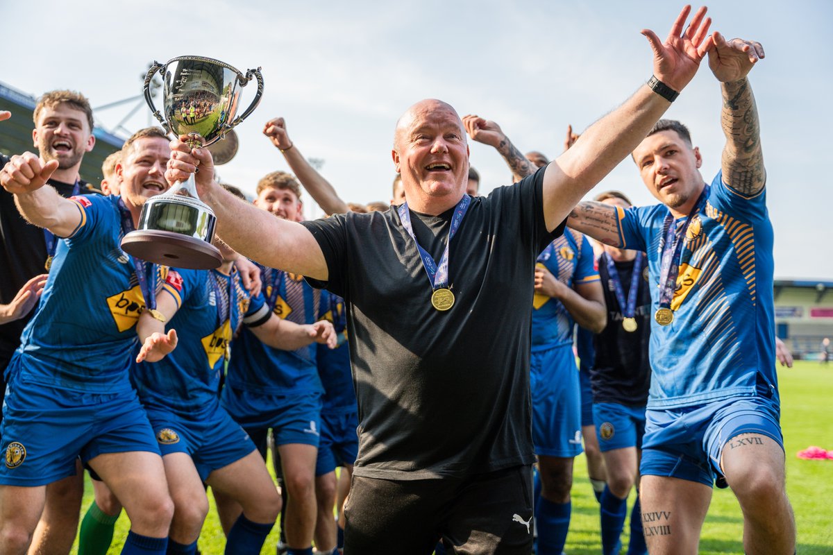 LeamingtonFC's tweet image. It is with great regret that we announce that our Manager Paul Holleran has today tendered his resignation as First Team Manager of Leamington FC.

5,893 days. 789 games. One gaffer. Viva. 💛

🔗 shorturl.at/mNAFq

#BackingTheBrakes | #BrakesTogether