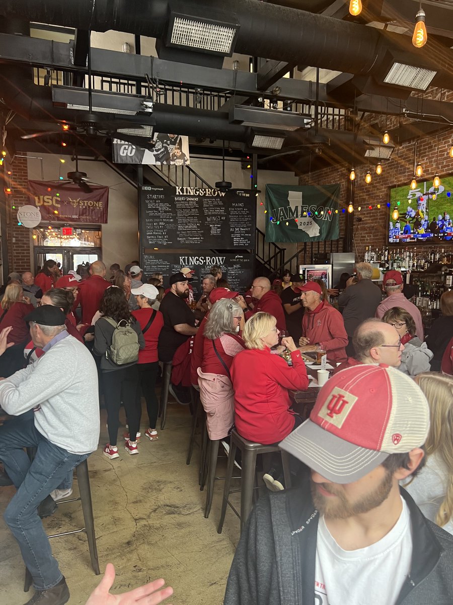 It's great meeting all the Hoosier fans at the ⁦<a href="/CrimsonCast/">CrimsonCast</a>⁩ meet up