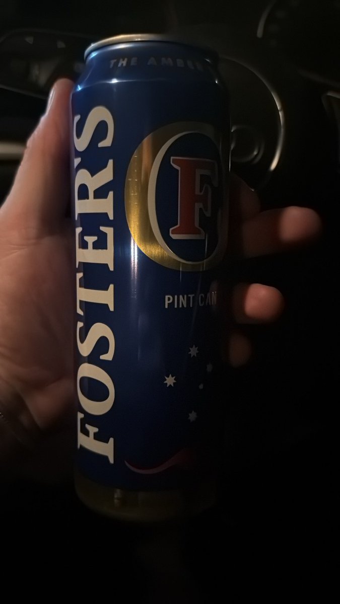 3PMSaturday's tweet photo. 2025 was the year I bought a house with my girl, got a puppy, saw Villa in the last 8 of the CL, got a promotion at work etc etc 

And also rediscovered this incredible lager 💜🩵 https://t.co/upod2ihQuX