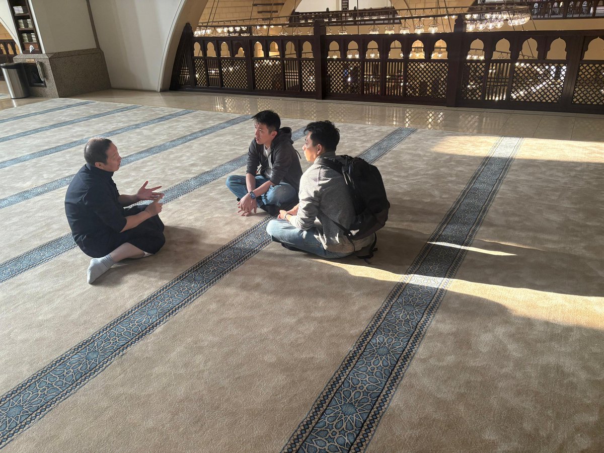 جولة جامع الراجحي 
#هدية_عالم 
#أهلا_بالعالم