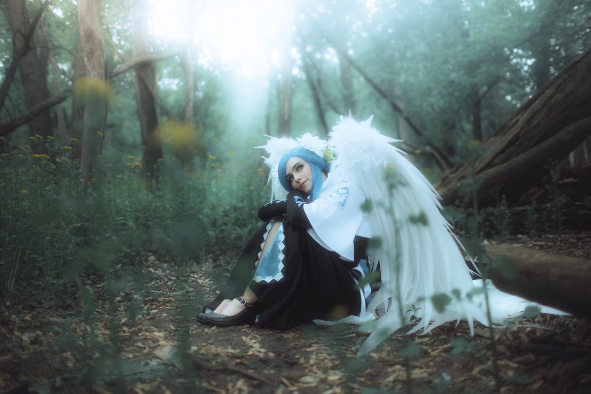 NeonCosplays's tweet image. My Favorite Cosplay of 2025! 💙🪽

This year was all about finding my footing in a whirlwind of change. Just like Dizzy, I found myself blossoming into my new life. ❀

Here's to 2026 &amp;amp; cosplaying more of my most beloved characters!

lightriftphoto
#QueenDizzy #GGST #ディズィー