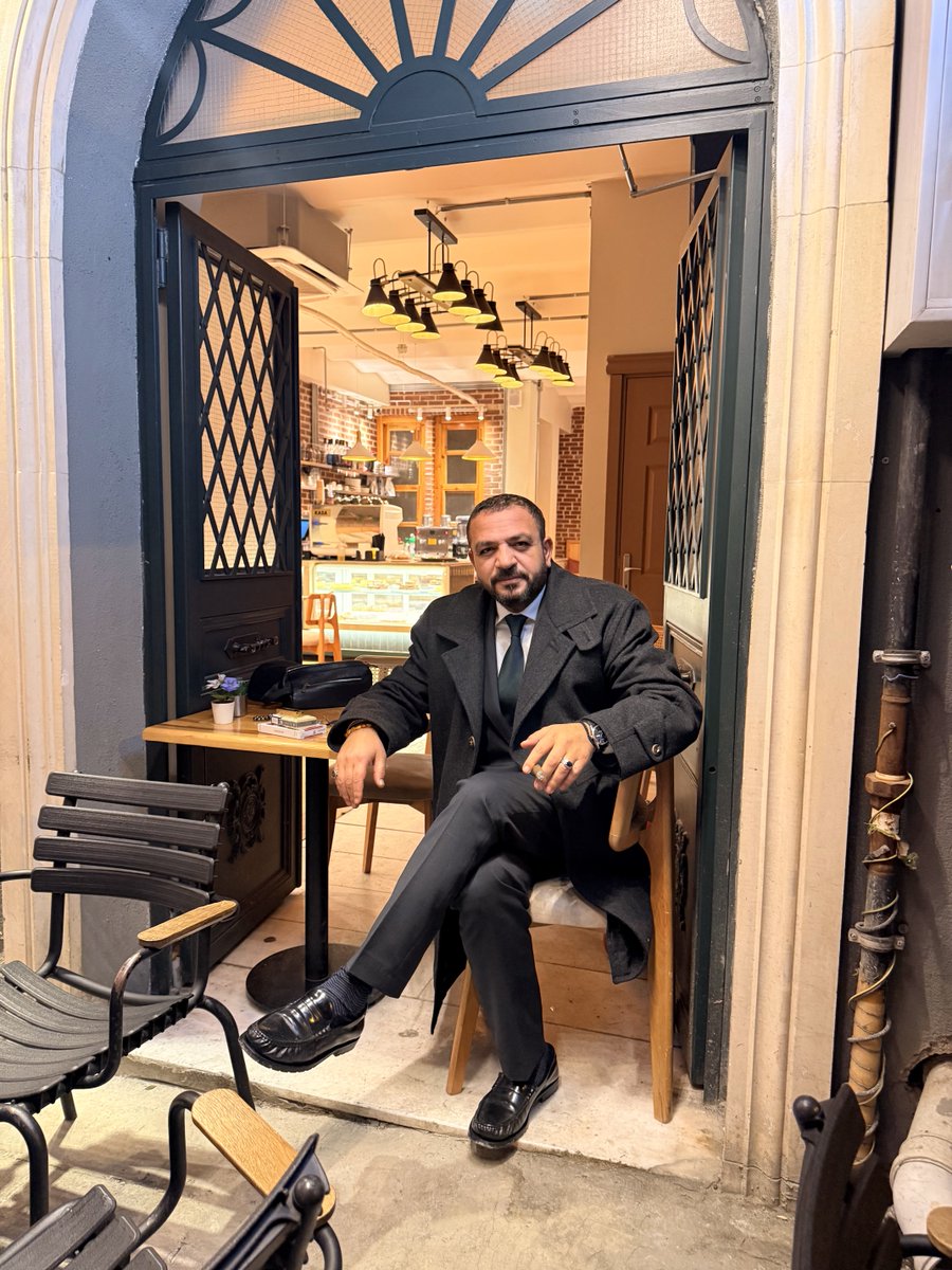 2025’ten Çıkış Yapıyorum… Bütün kötülükleri, tüm kırgınlıkları, içimde biriken üzüntüleri bu yılın kapısında bırakıyorum. Herkese sağlık sıhhat ve huzur dolu bir ömür dilerim hayırlı seneler dilerim