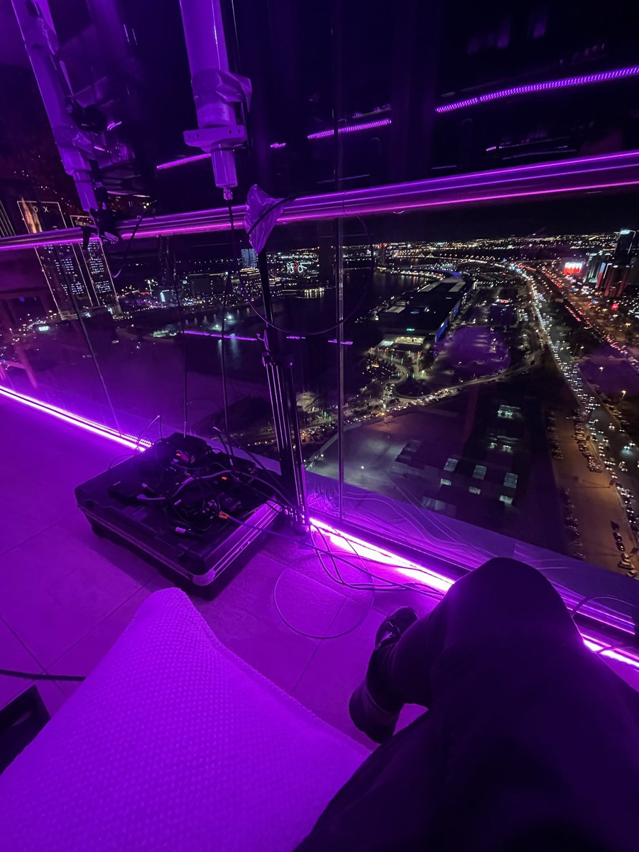 dashcom_'s tweet image. Bureau du soir