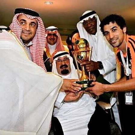 sa3dals3ud's tweet image. ثم انقضت تلك السنون وأهلها
فكأنـها .. وكـأنـهم أحــلام .. !