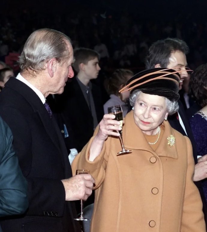 Wishing everyone a Happy New Year! 🥳🥂 
May 2026 bring prosperity, health and happiness for all!