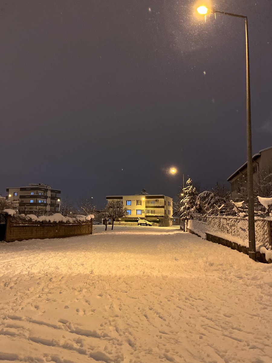 Sibelsvr12's tweet photo. Yeni yıla yakışır bir gece🧧 https://t.co/NnJ2St4gMH