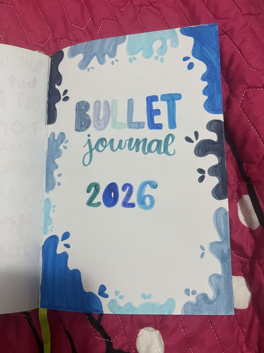 sunlaxis's tweet image. starting a bullet journal for 2026! I need ideas