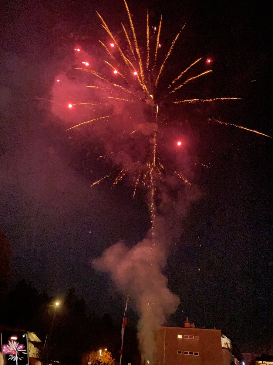 Dragi Twitteraši! Naj bo srečno, naj bo zdravo, zadovoljstva polno!!!🎉🎉🎉🎉