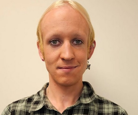 PatrickAbrazos's tweet image. En suecia un miembre del colective LGBTIQPedo asesinó y desmembró a una mujer real, porque al parecer ése era su fetiche.

¿Por qué digo esto? Porque el trans se puso de pseudónimo "Vilma Andersson", que era el nombre de una chica sueca de 17 años que fue asesinada de la misma…