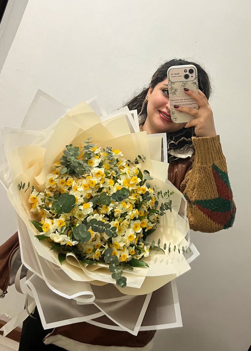 مه‌سا tweet media