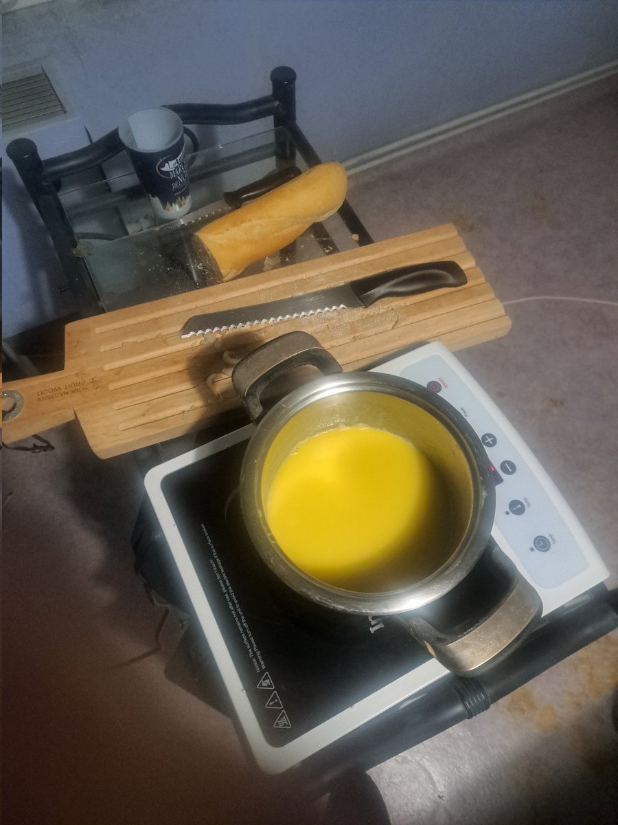 Exidia12's tweet image. Petite fondue au calme dans ma chambre allez bonne année a tous xD
