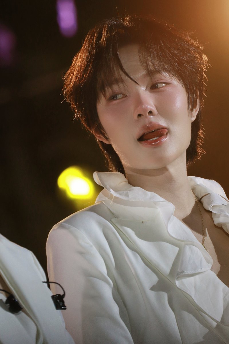 𝐟𝐥𝐨𝐰𝐞𝐫𝐰𝐚𝐲 tweet media