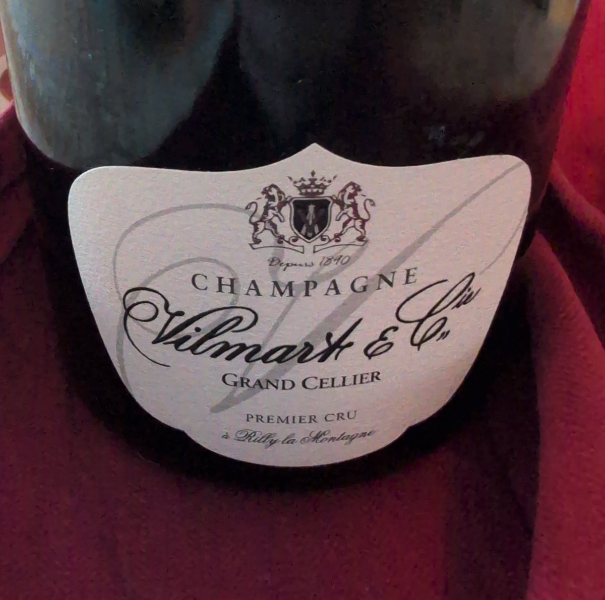 LCederfelt's tweet photo. @pensionspengar Gott nytt år och tack för alla trådar om champagne, både drycken och regionen! https://t.co/j4YDYlS1Wc