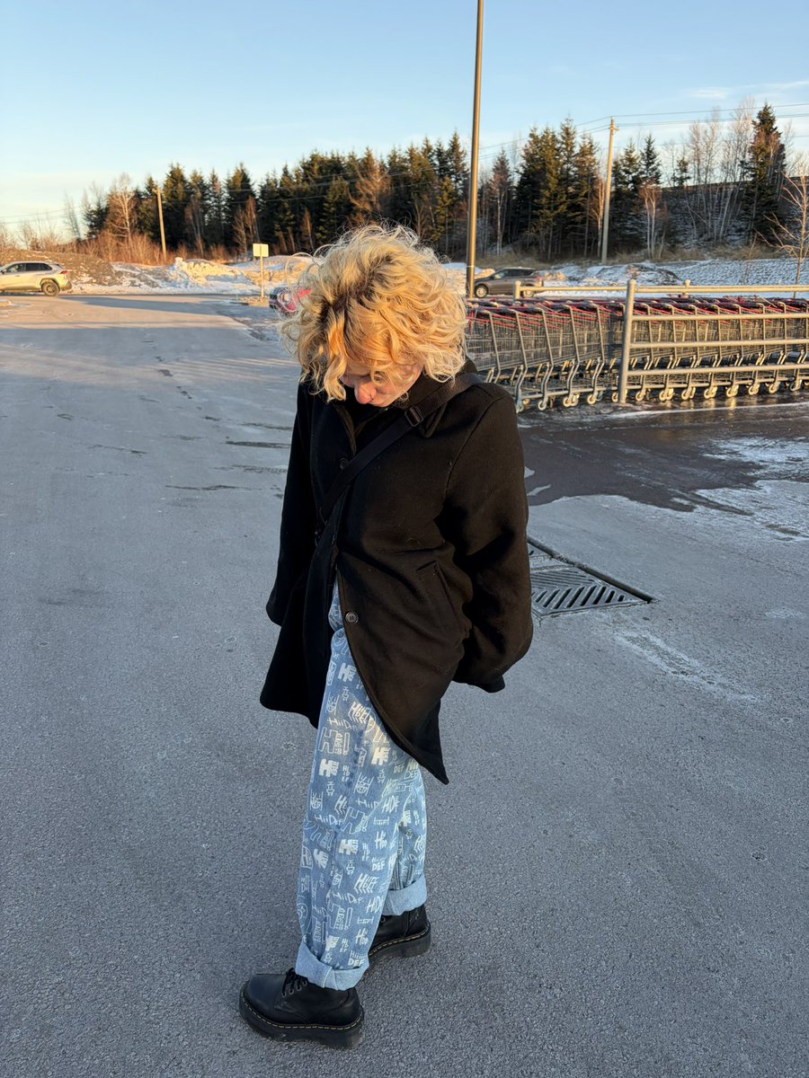 victoria 🌙 tweet media