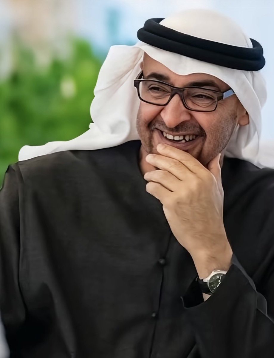 وربي انت رأس المعزة والسنة الميلادية والهجرية 

ابتسم يا سيدي والله ابتسامتك سر سعادتنا 🇦🇪