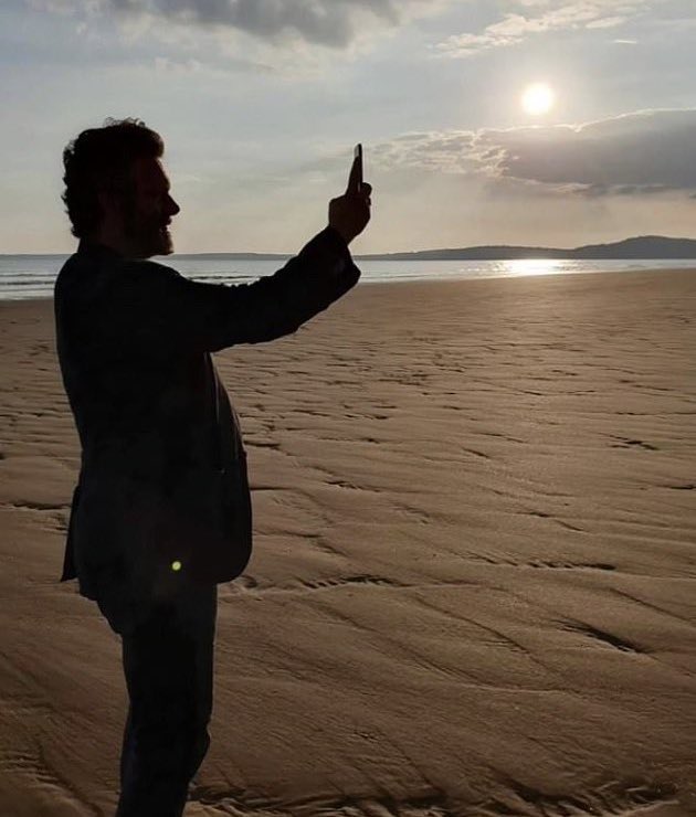 SuperBeamy's tweet image. “I’ve heard it said, that people come into our lives for a reason…” thank you all, just for everything.

Happy new year to everyone- go &amp;amp; get your dreams. Look after yourselves, look after each other, remember there’s more that unites us than divides us &amp;amp;keep loving the Sheen.