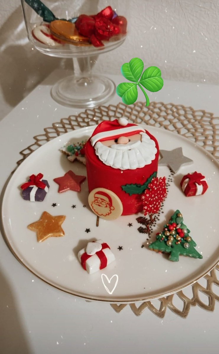 Mutlu yıllar ☘️ 🩵
 şansımın bol olduğu yıl olsun.💫