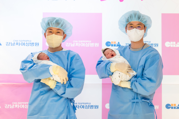 2026년 새해 첫 아기

2026년 1월 1일 0시에 여아 2명이 동시에 태어남