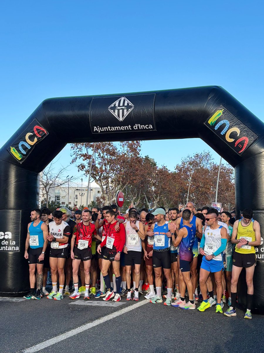 SocialistesInca's tweet photo. 👟Gran ambient avui horabaixa a la 41a Sant Silvestre amb una gran participació de més de 1.000 corredors.
❤️🩹Enguany la cursa ha estat en benefici de l'Associació Nacional d'Afectats per l'Esclerosi Tuberosa.
#IncaFaNadal
#IncaSomTots https://t.co/299FuXoQiJ