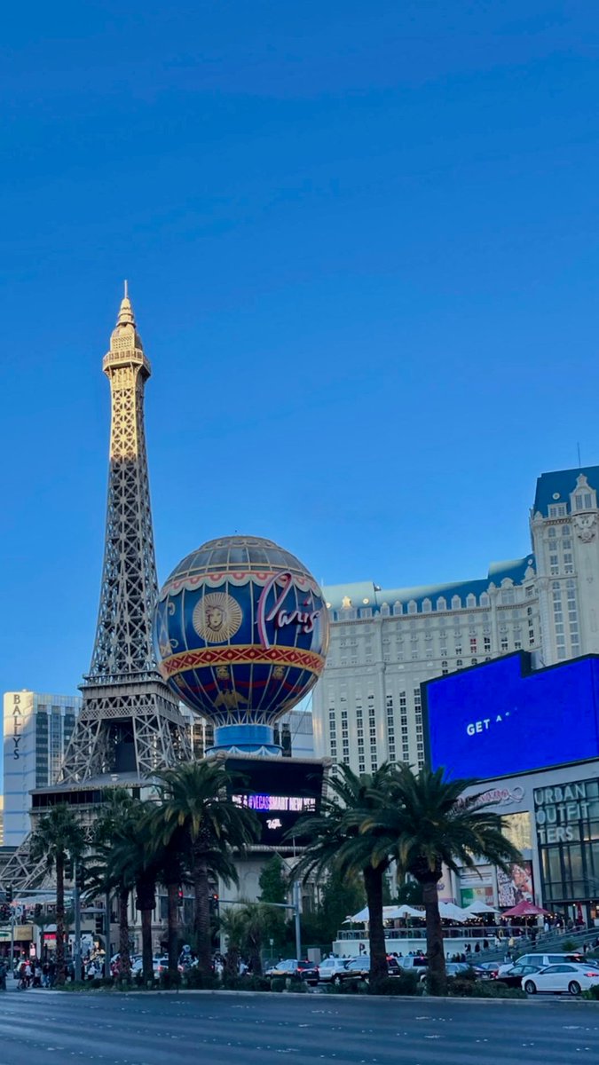 Happy New Year dear friends ✨
May this year bring you clarity, joy, and success in everything you set your heart on. Wishing you growth, peace, and many moments to be proud of in the year ahead 🥂