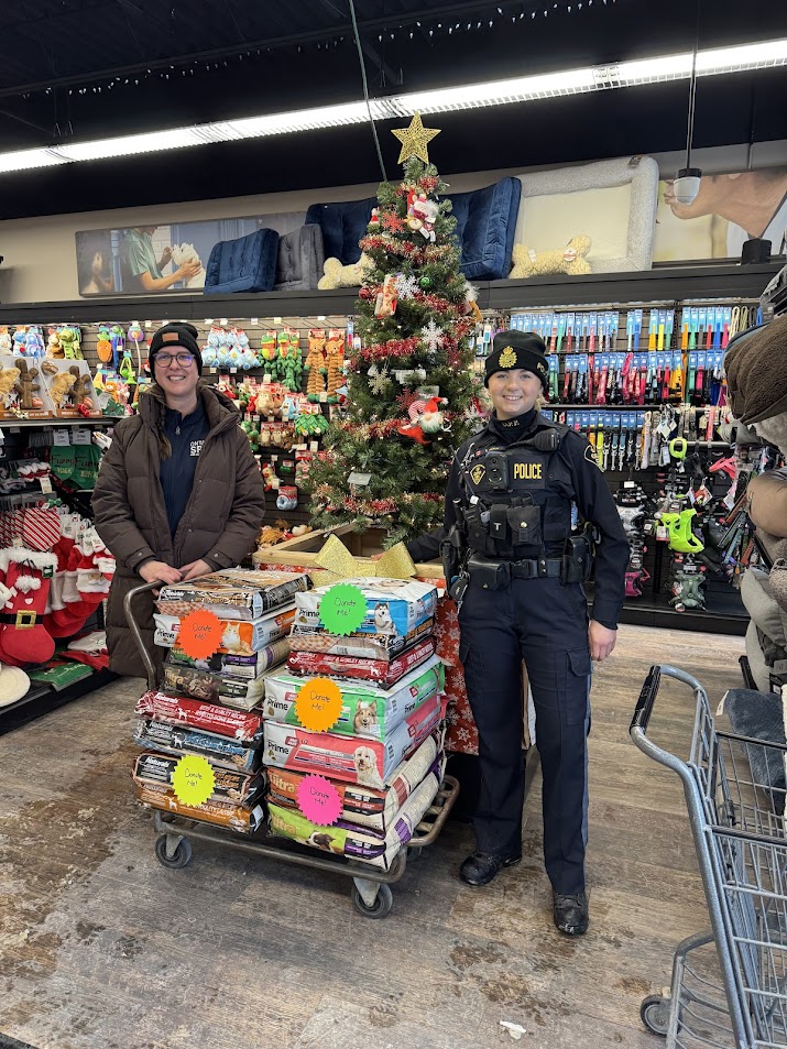 Barrie411's tweet image. - UPDATE -

North Simcoe Emergency Services Food/Toy Drive

Southern Georgian Bay OPP Thanks Community for Their Outstanding Support

(Midland, Penetanguishene, Townships of Tay, Tiny and Georgian Bay) The Southern Georgian Bay Detachment of the Ontario Provincial Police is proud…