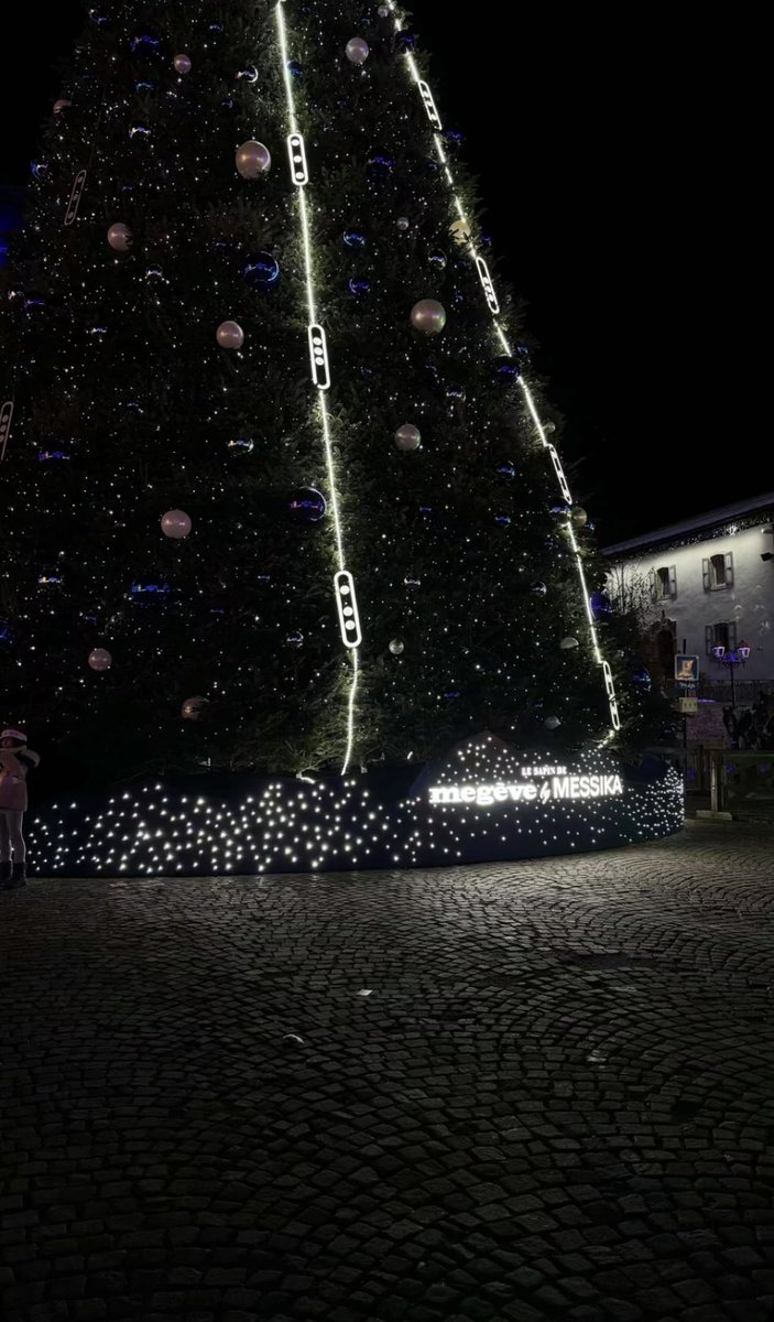 nnoouuffaa_'s tweet photo. MEGEVE 🌨️☕️ https://t.co/IQ0uD5Vceg