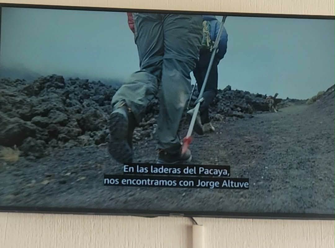 No fue un año para entender la vida ni para realizarla.
Fue un año para preguntarme si estaba dentro de ella.
Seguir acá, quizás, sea parte de la respuesta.

Que el 2026 nos encuentre más presentes.