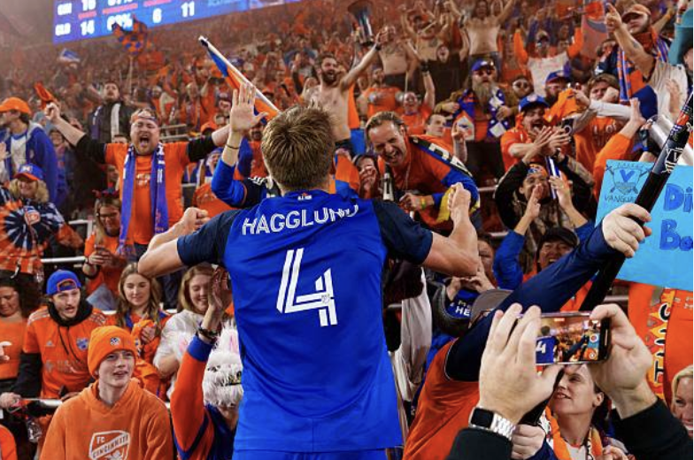 LanceMcAlister's tweet image. Things I enjoyed about Cincinnati sports in 2025: 

Learning something interesting about Joe Flacco every time he opened his mouth.

Chase Burns striding off the mound after striking out the side vs the Yankees in his MLB debut. He’d strikeout the first five batters faced.

Trey…