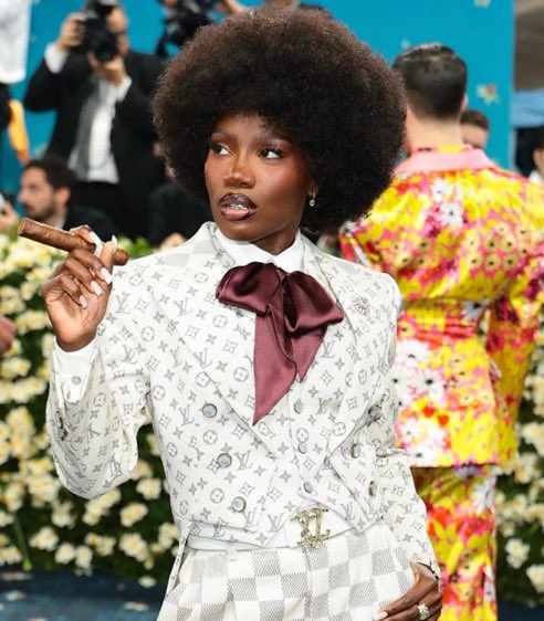 clippedszn's tweet image. Fans believe Doechii &amp;amp; her record label ‘TDE’ are BOTTING hate posts against Adin Ross after his disstrack with 6ix9ine 😬