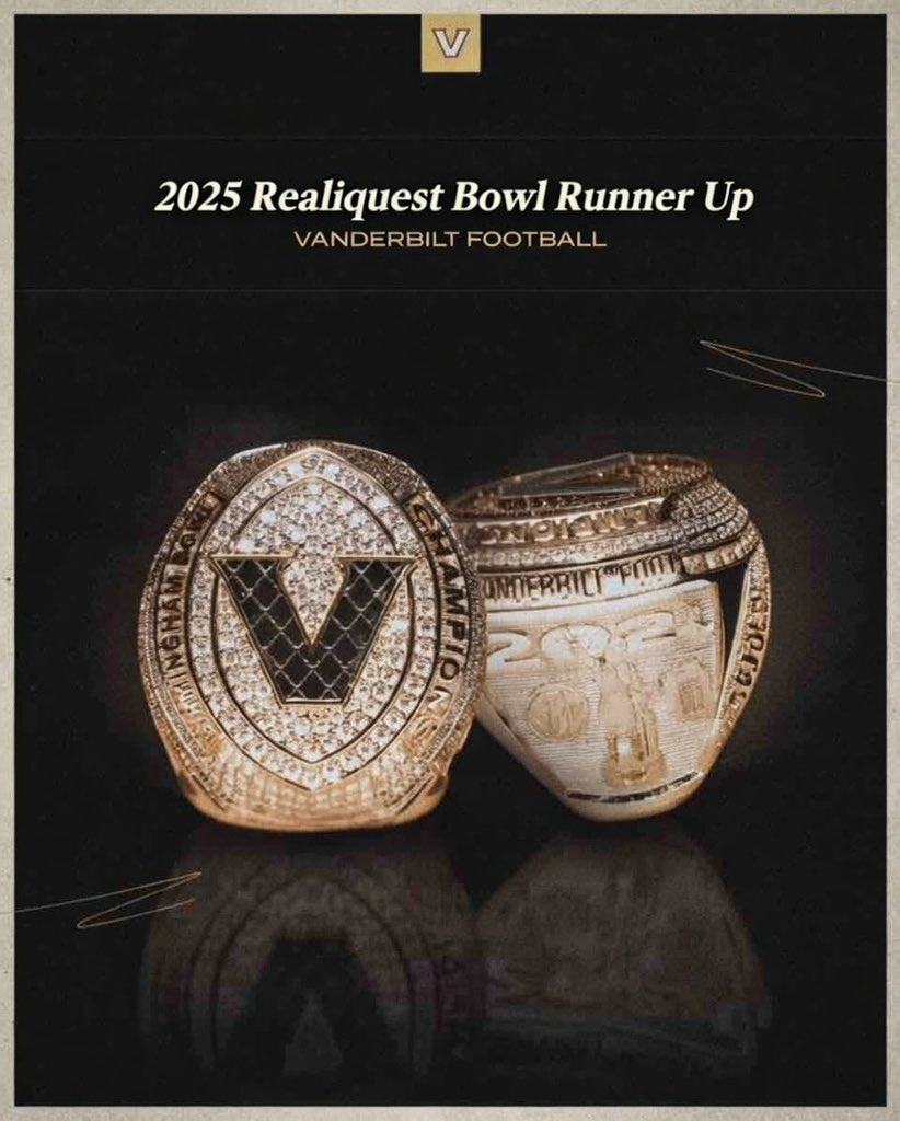 SullenSerf's tweet photo. Congrats to Vanderbilt on an amazing season 🔥🖤💛 https://t.co/Bd2uFRrkDz