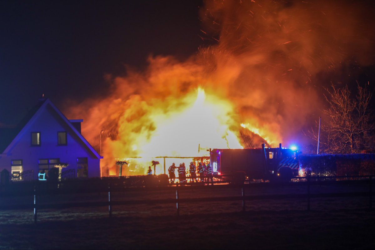 Grote brand in Lunteren verwoest schuur