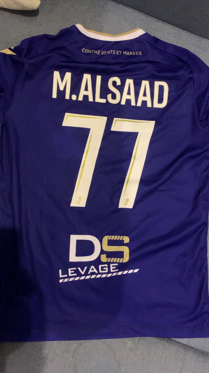 9tiesOG's tweet image. وصلني تيشيرت فريق دانكيرك الفرنسي من لاعب منتخبنا الخلوق مهند ال سعد 
شكراً يا حب ♥️♥️♥️
@szooki11