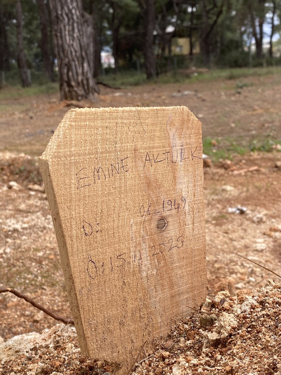 kendime not:

“annem bu dünyayı istediği kadar unutsun, anne olarak veda etti.”

Aralık’ 2025