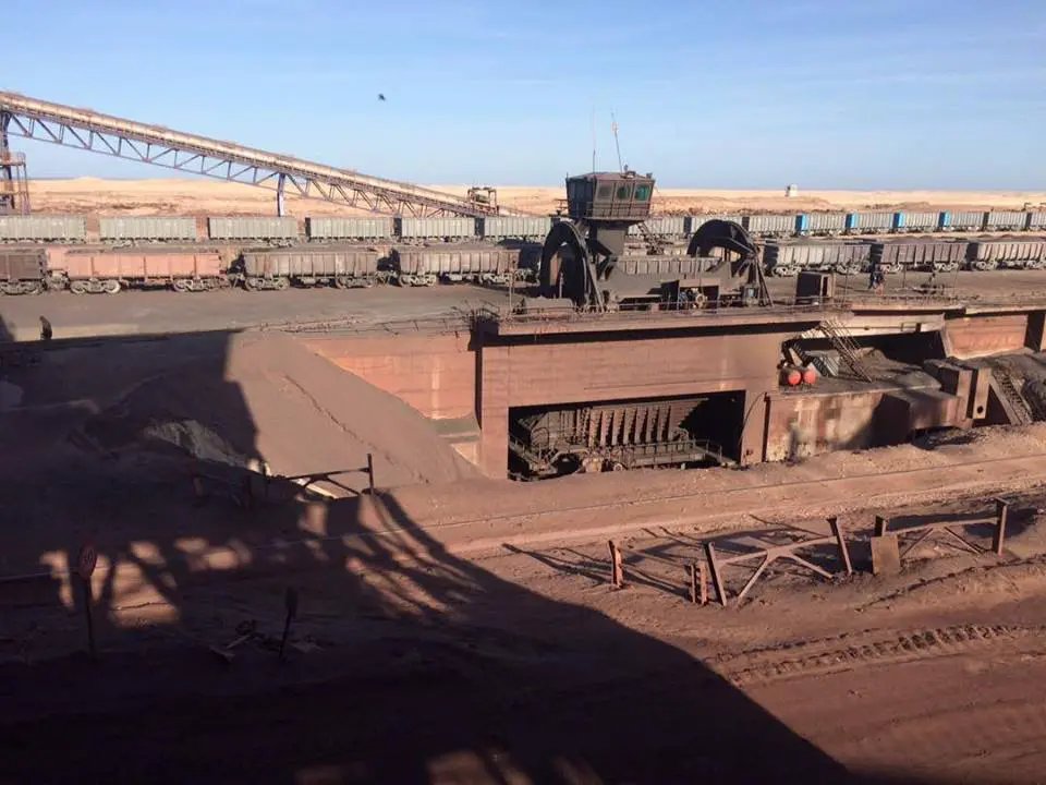 الشركة الوطنية للصناعة والمناجم «سنيم» تحقق رقم مبيعات غير مسبوق هذا العام بلغ 14 مليونًا و711 ألف طن من خامات الحديد، متجاوزة الهدف المحدد، وبعد أن كانت قد سجلت رقمًا قياسيًا أيضًا في 2024. إنجاز يؤكد تطور الأداء ودور الشركة في دعم الاقتصاد الوطني.
#سنيم #الحديد #الاقتصاد_الوطني