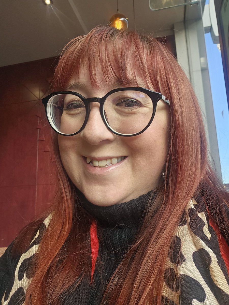 Miss_Gee_Y6's tweet photo. Had a lovely chilled day with coffee, shopping, books and margs to end 2025. Happy New Year! https://t.co/UlaOHIbYYc