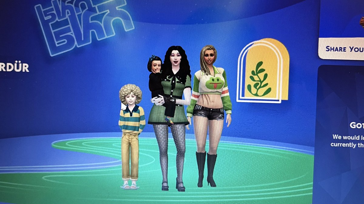 Yeni yıla elma yiyerek sevgili sims ailemle girdim…benim yalnızlık zavallılık…