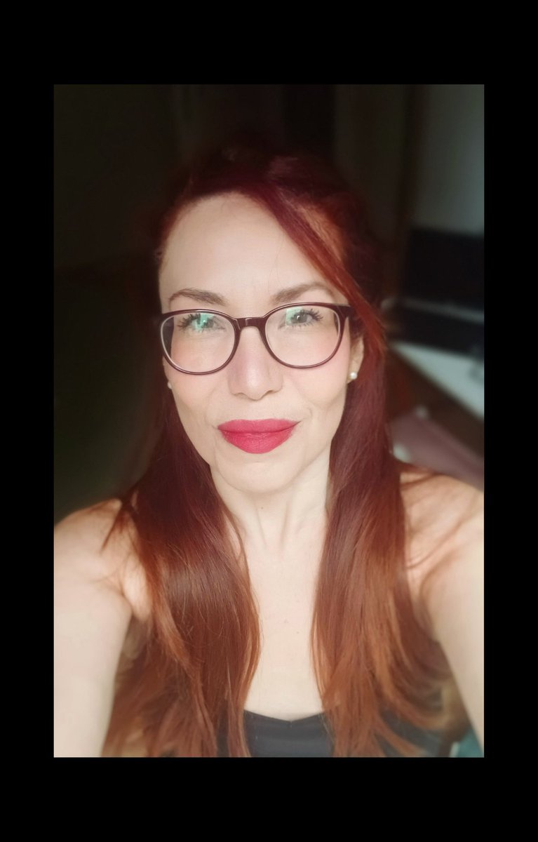 Lore-lay tweet media