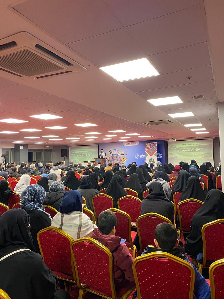 Güngören Kadın Kolları Başkanı Fatma Ateş ve teşkilatı, Peygamber Sevdalıların Vakfının düzenlemiş olduğu “Mekke’nin Fethi” programına katılım sağladılar..