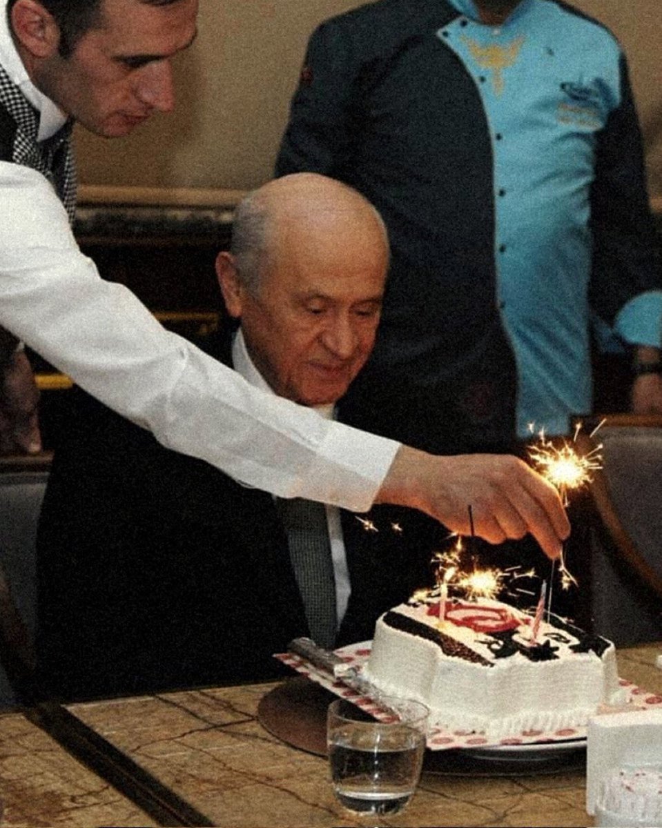 Ad Günün Kutlu Olsun Bilge Liderim.
#devletbahçeli78yaşında