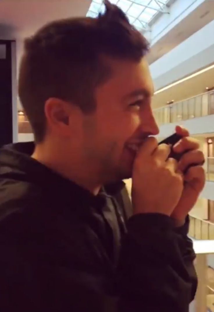 sydny_automatic's tweet image. ooooOoOOoo im tyler joseph im edgy and mysterious and nonchalant, i also giggle uncontrollably into my hands ahha OH GO TO HELL!!!! 🤣🤣